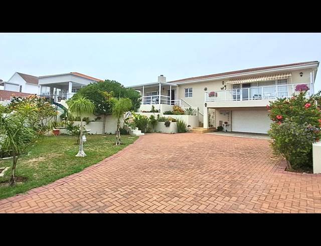 4 BEDROOM HOUSE FOR SALE IN PORT OWEN